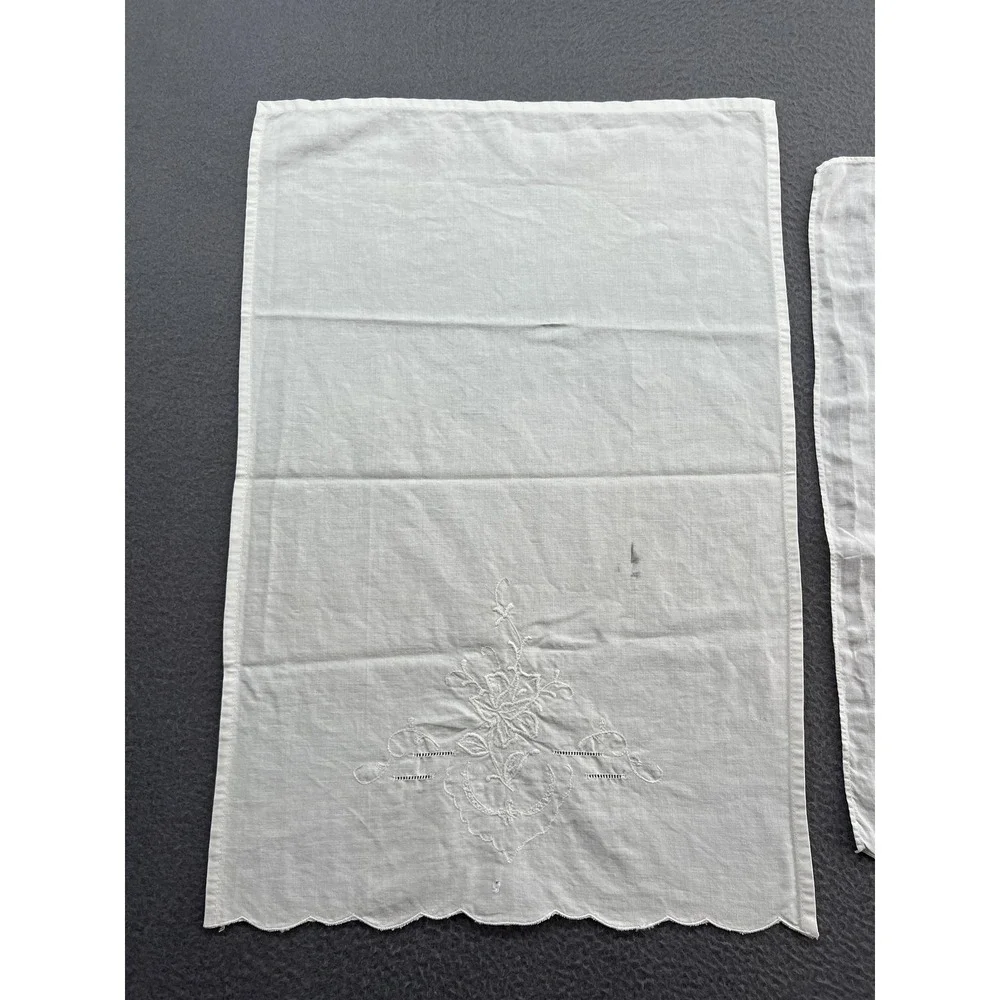 Vintage White Linen Guest Towels Set of 3 Hand Embroidered Floral Scalloped Edge